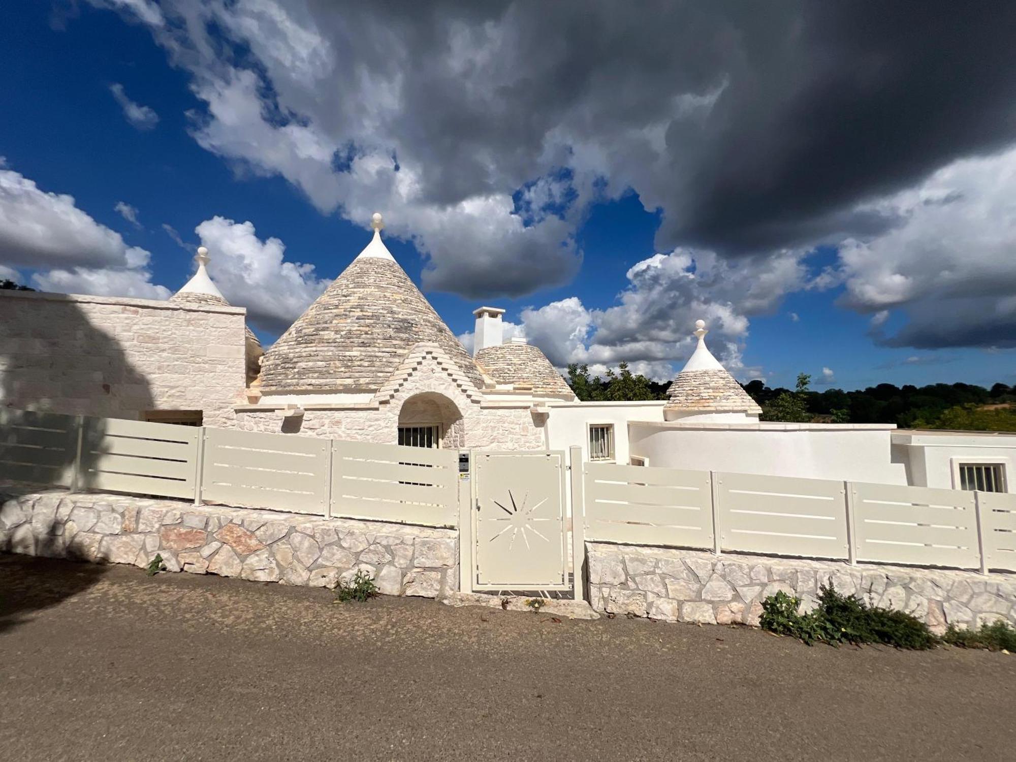 Trulli - Coni Di Luce Locorotondo